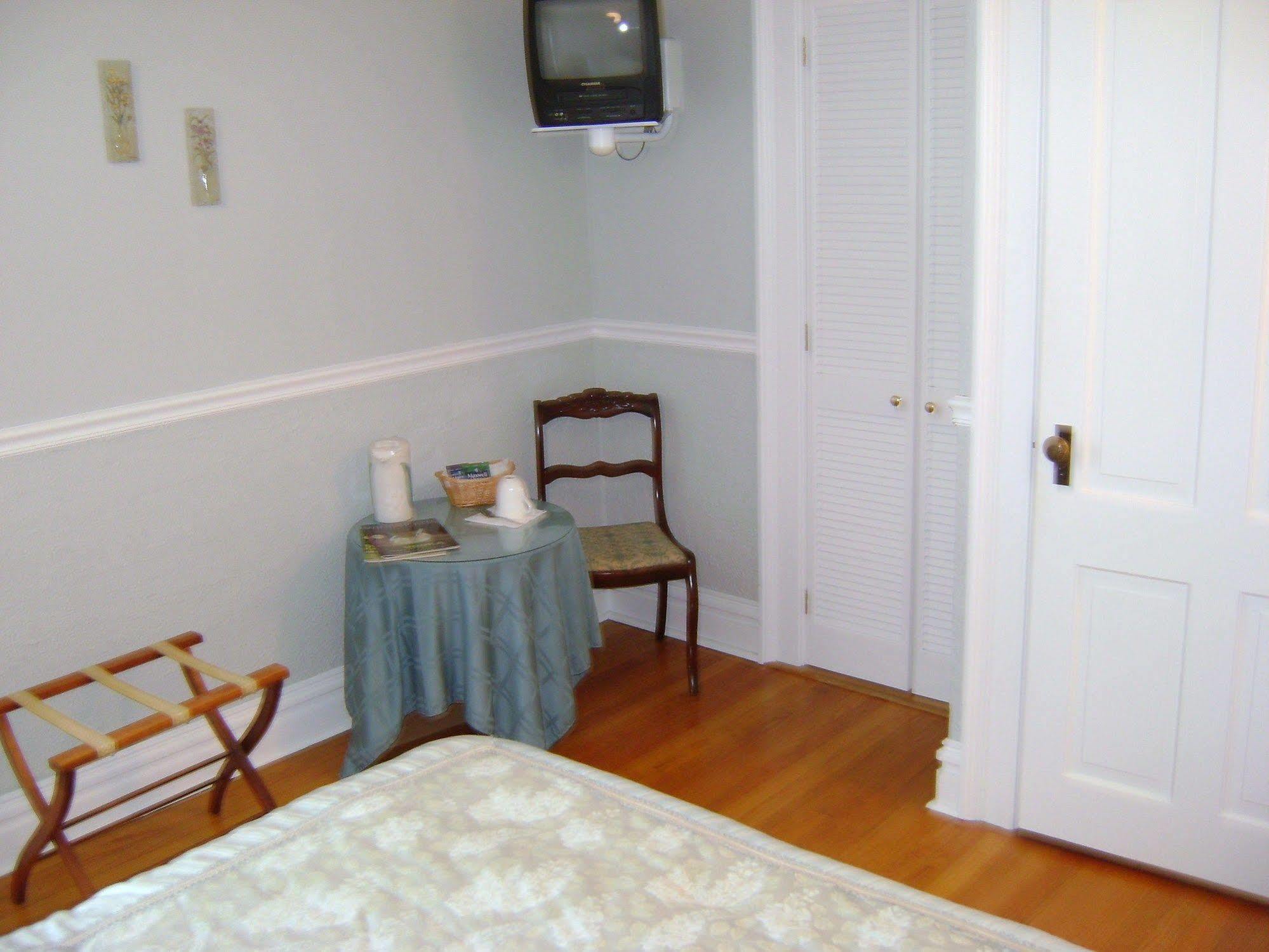 Four Creeks Bed & Breakfast Girard Exteriör bild